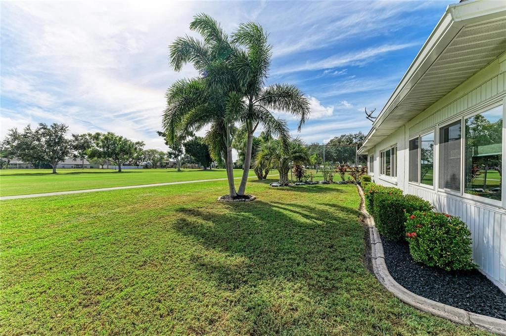 合同活跃: $375,000 (2 贝兹, 2 浴室, 1740 平方英尺)