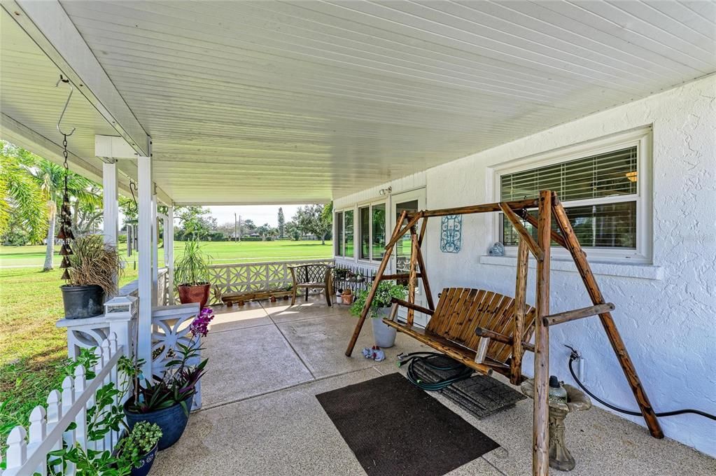 合同活跃: $375,000 (2 贝兹, 2 浴室, 1740 平方英尺)