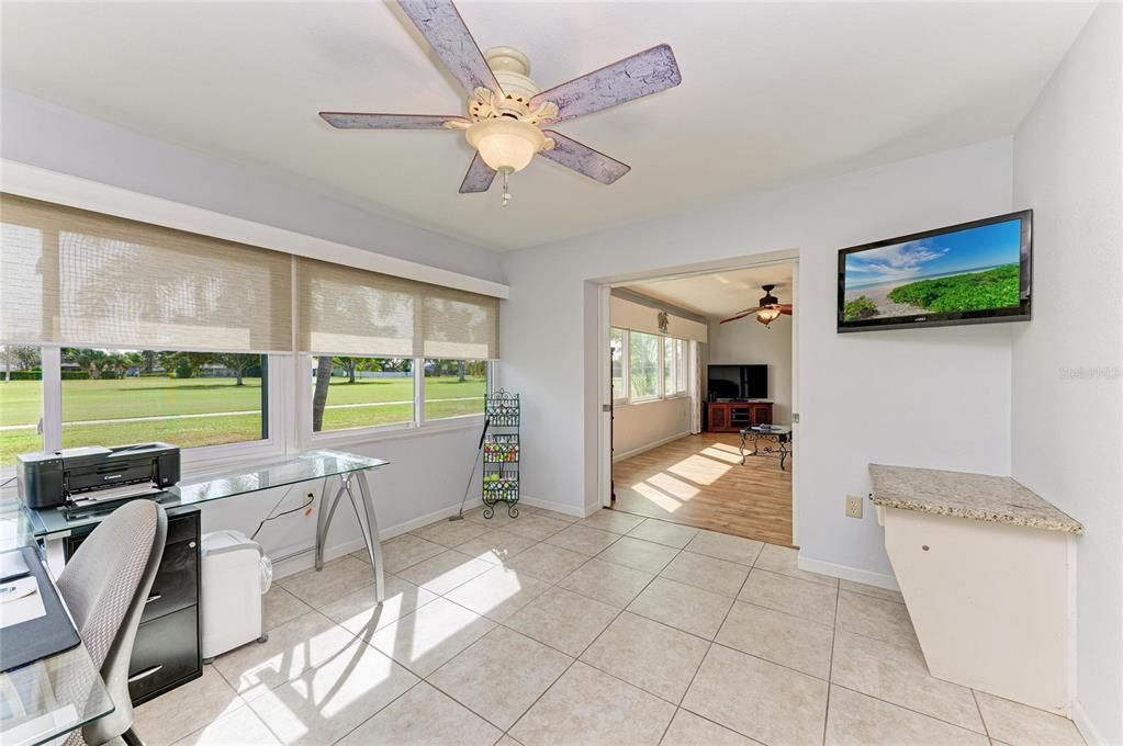 合同活跃: $375,000 (2 贝兹, 2 浴室, 1740 平方英尺)