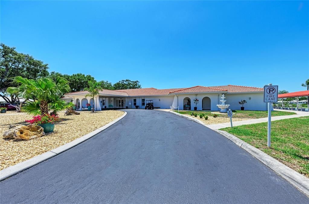 合同活跃: $375,000 (2 贝兹, 2 浴室, 1740 平方英尺)