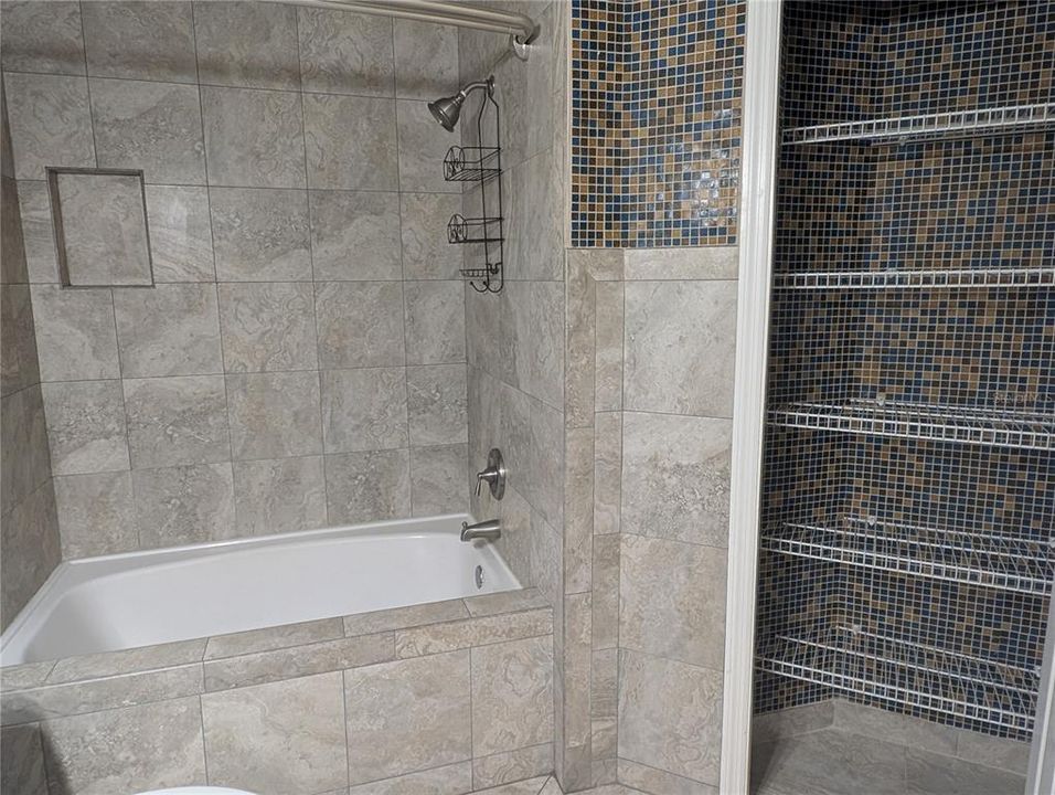 For Rent: $1,950 (2 beds, 2 baths, 1164 Square Feet)