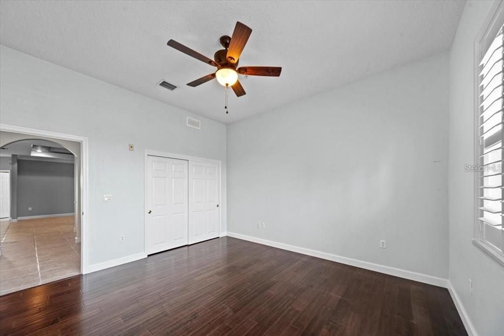 For Sale: $569,900 (2 beds, 2 baths, 2162 Square Feet)