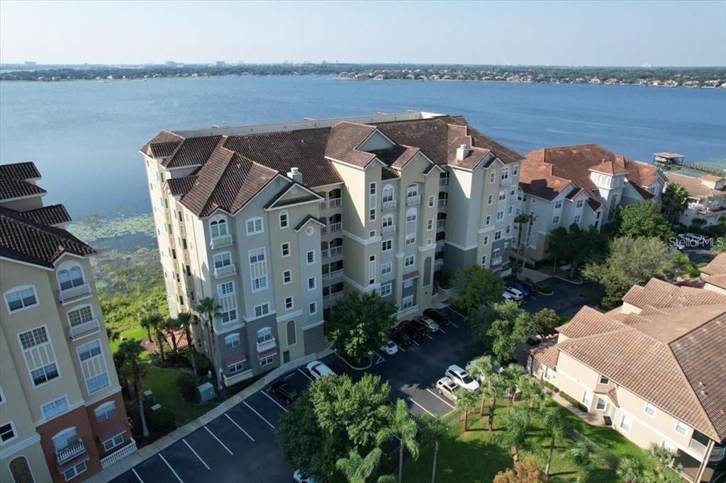 For Sale: $569,900 (2 beds, 2 baths, 2162 Square Feet)