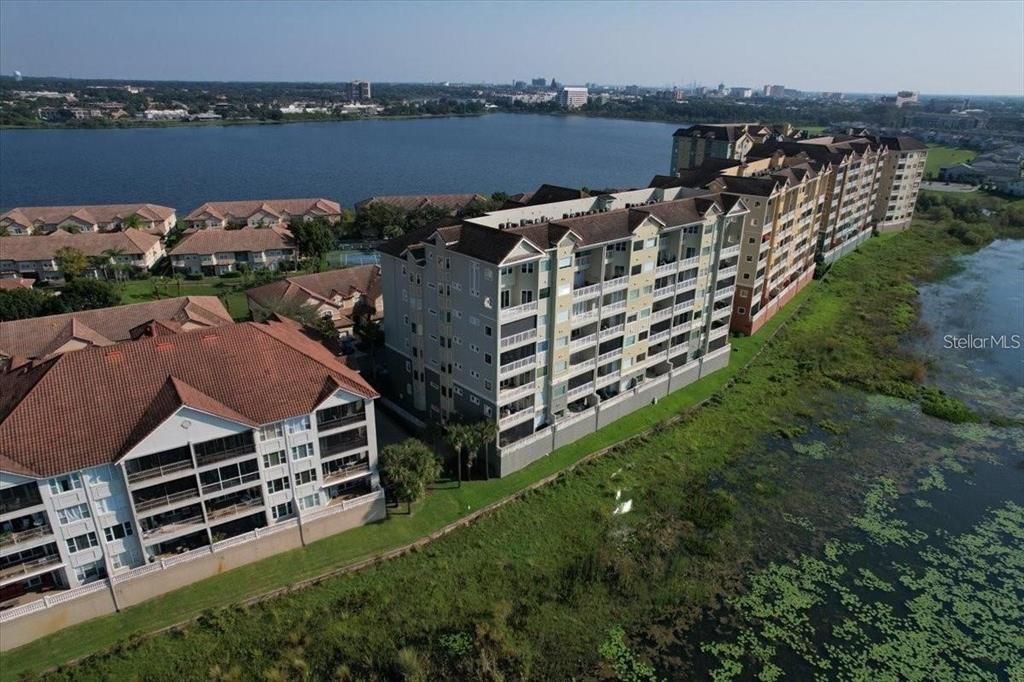 For Sale: $569,900 (2 beds, 2 baths, 2162 Square Feet)