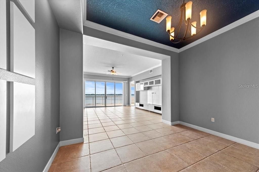 For Sale: $569,900 (2 beds, 2 baths, 2162 Square Feet)