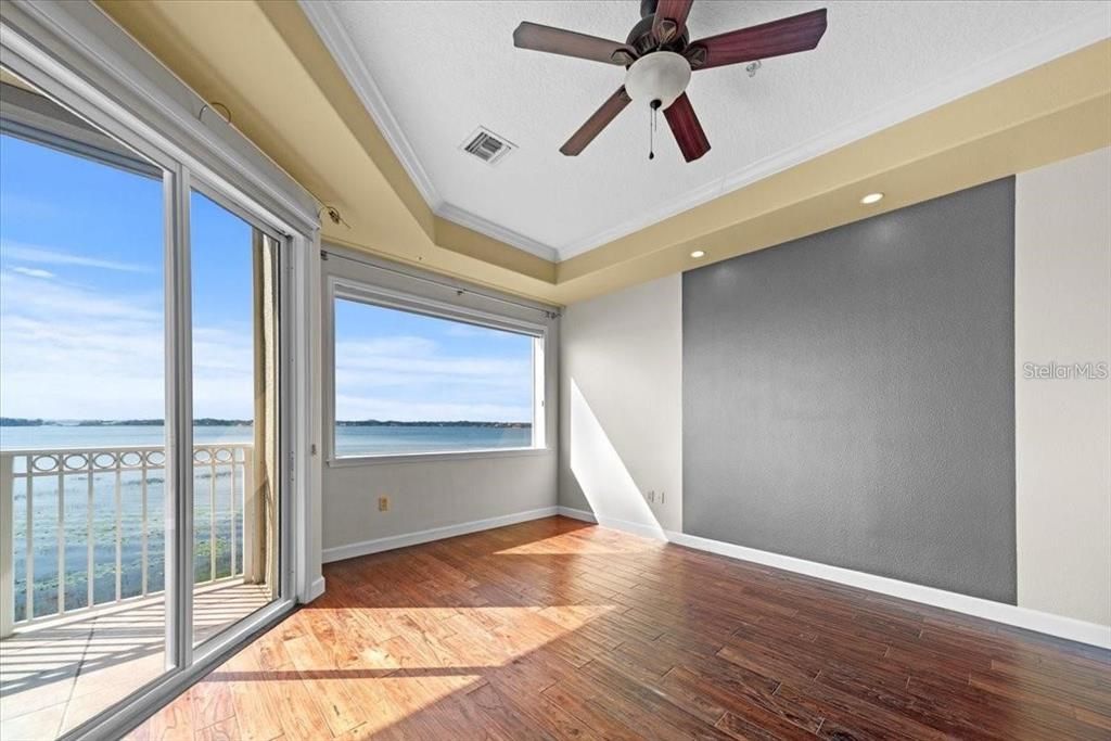 For Sale: $569,900 (2 beds, 2 baths, 2162 Square Feet)