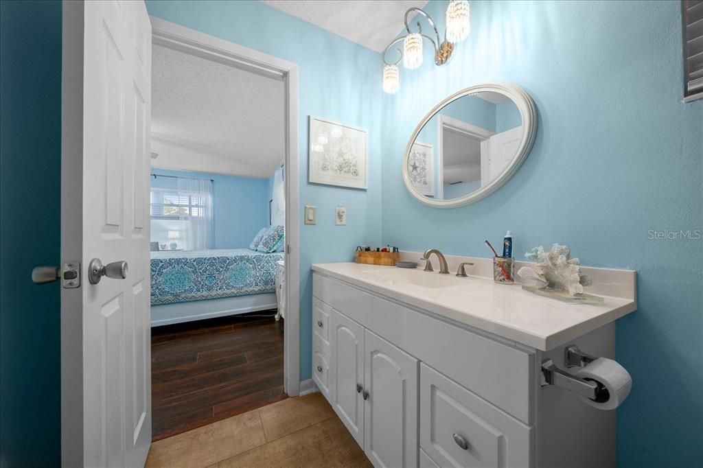 На продажу: $244,900 (2 спален, 2 ванн, 1755 Квадратных фут)