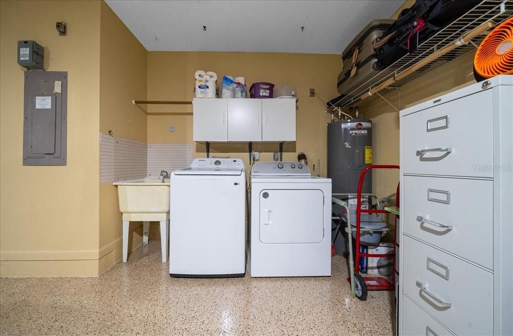 На продажу: $244,900 (2 спален, 2 ванн, 1755 Квадратных фут)