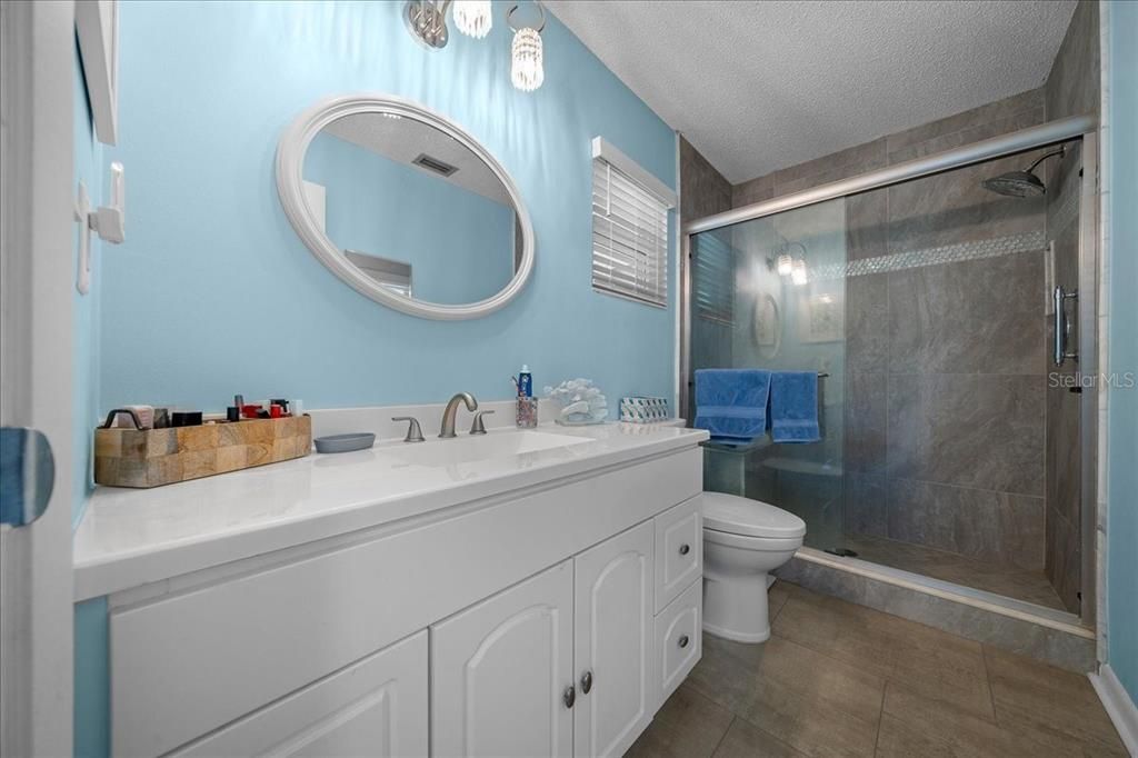 На продажу: $244,900 (2 спален, 2 ванн, 1755 Квадратных фут)