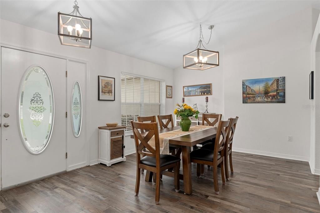 На продажу: $424,900 (4 спален, 3 ванн, 2368 Квадратных фут)