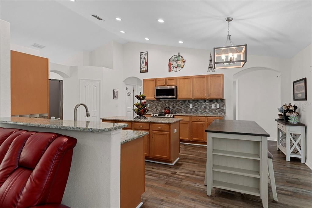 На продажу: $424,900 (4 спален, 3 ванн, 2368 Квадратных фут)