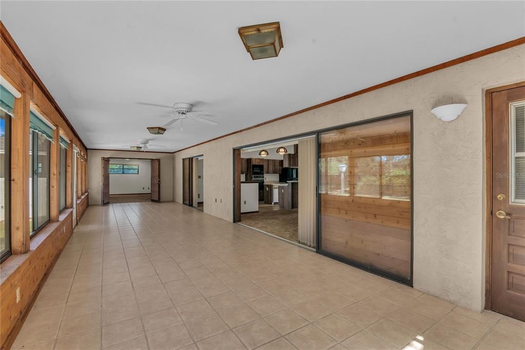 待售: $1,000,000 (4 贝兹, 2 浴室, 2708 平方英尺)