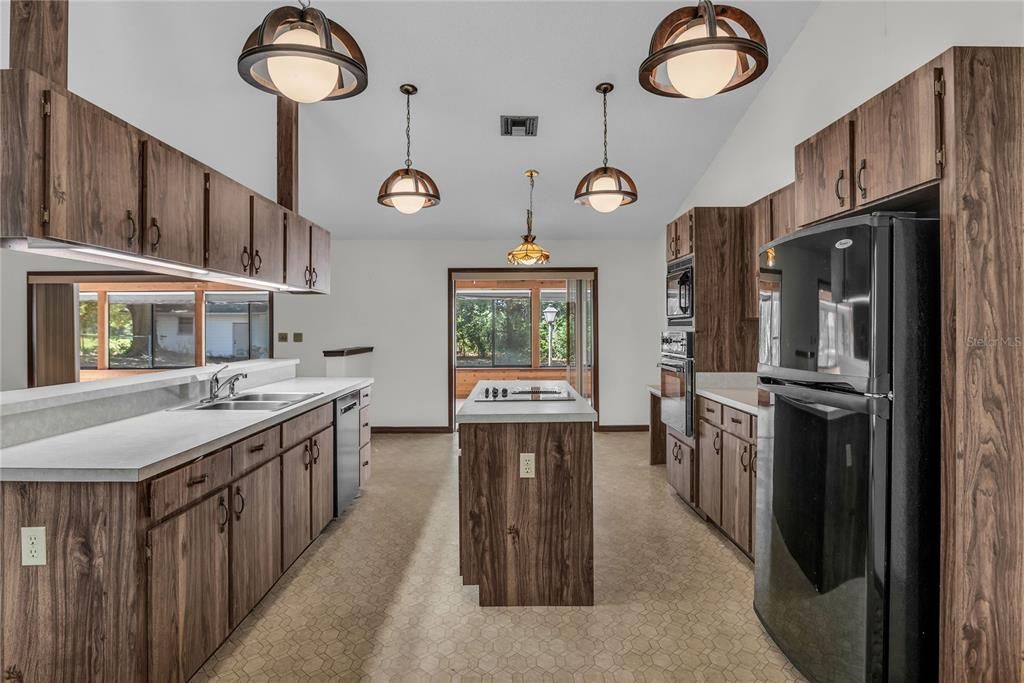 待售: $1,000,000 (4 贝兹, 2 浴室, 2708 平方英尺)