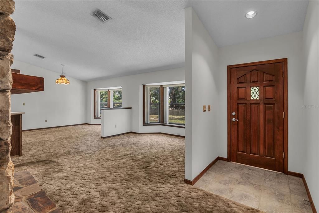 待售: $1,000,000 (4 贝兹, 2 浴室, 2708 平方英尺)