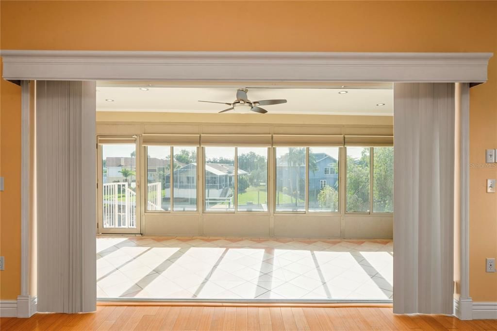 На продажу: $549,900 (3 спален, 3 ванн, 1736 Квадратных фут)