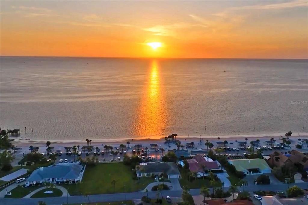 На продажу: $549,900 (3 спален, 3 ванн, 1736 Квадратных фут)