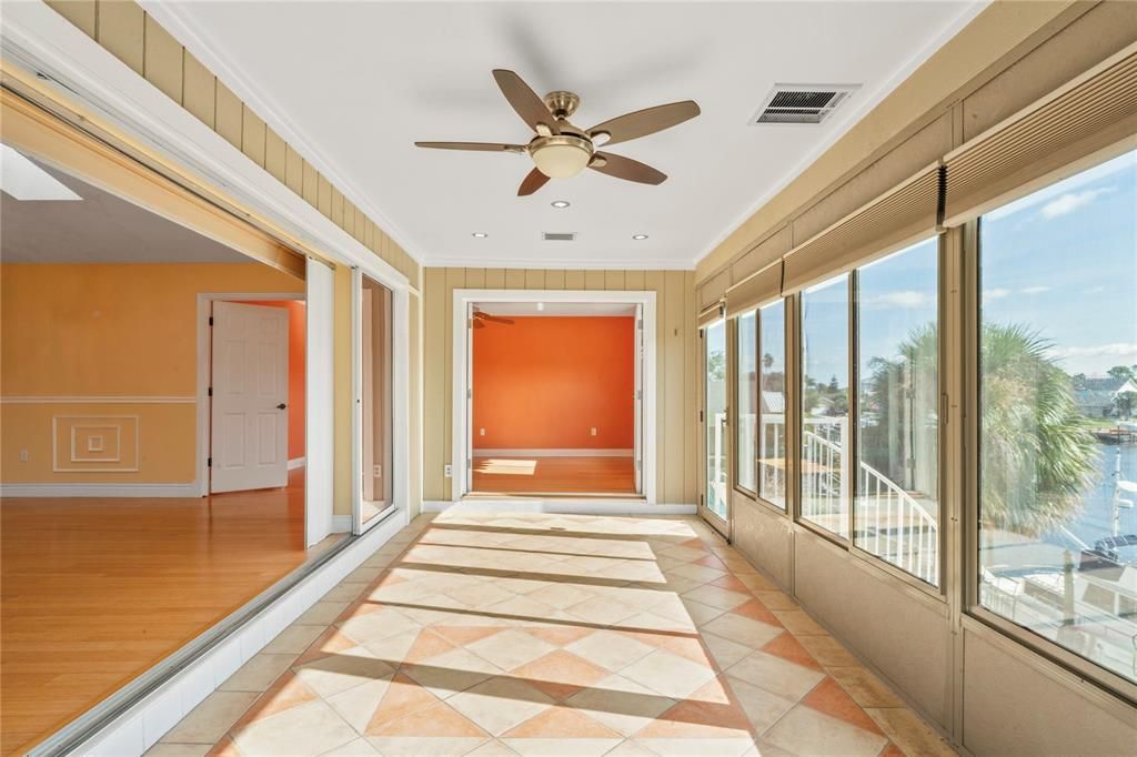 На продажу: $549,900 (3 спален, 3 ванн, 1736 Квадратных фут)