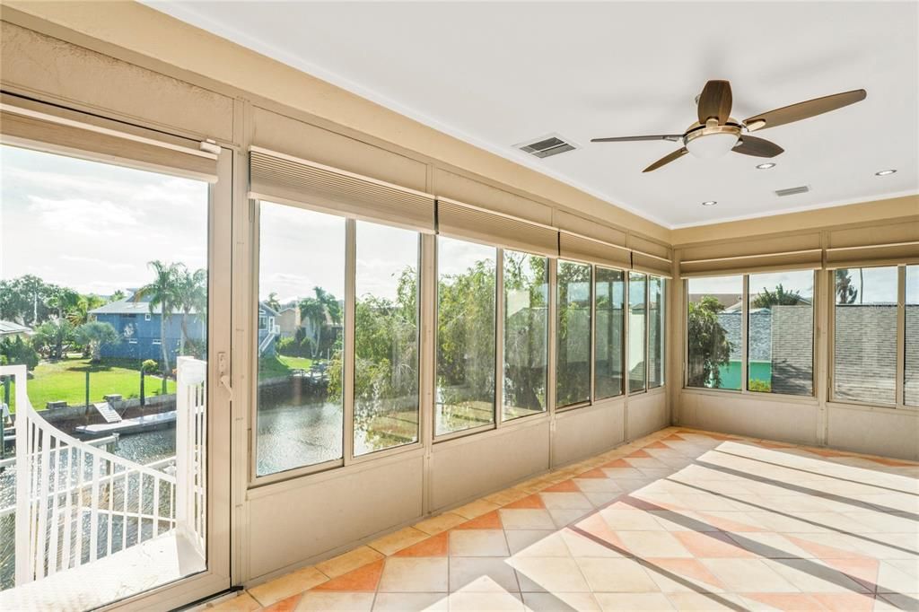 На продажу: $549,900 (3 спален, 3 ванн, 1736 Квадратных фут)