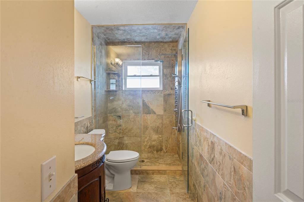 На продажу: $549,900 (3 спален, 3 ванн, 1736 Квадратных фут)