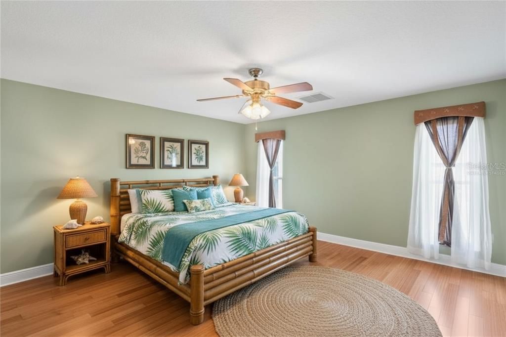 На продажу: $549,900 (3 спален, 3 ванн, 1736 Квадратных фут)