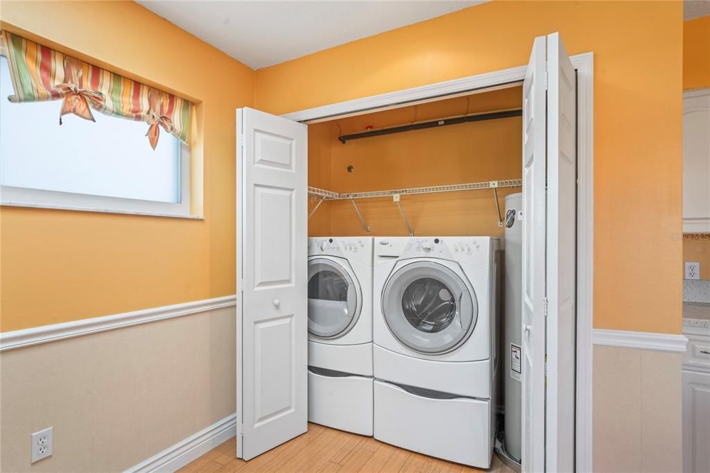 На продажу: $549,900 (3 спален, 3 ванн, 1736 Квадратных фут)