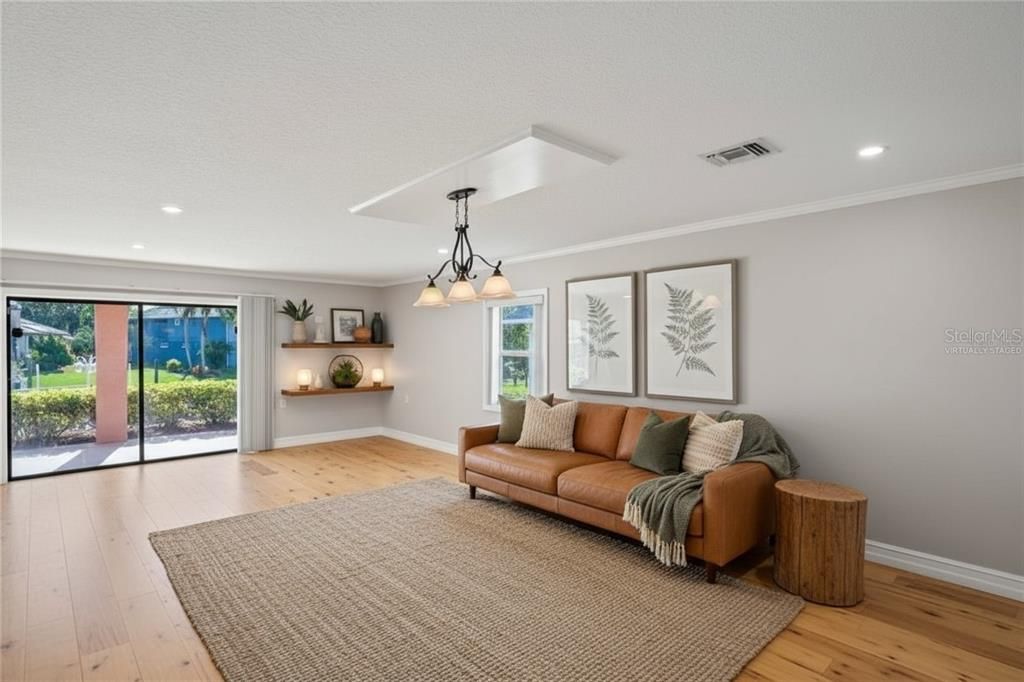 На продажу: $549,900 (3 спален, 3 ванн, 1736 Квадратных фут)