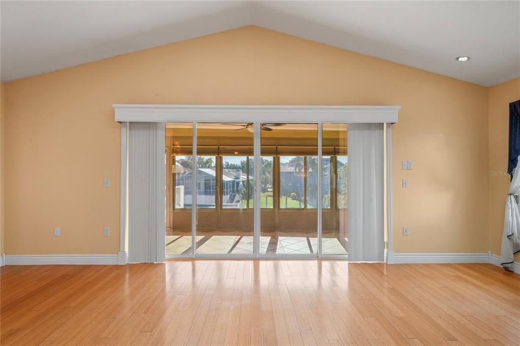 На продажу: $549,900 (3 спален, 3 ванн, 1736 Квадратных фут)