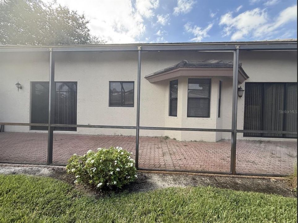 Active With Contract: $419,900 (3 beds, 2 baths, 2020 Square Feet)