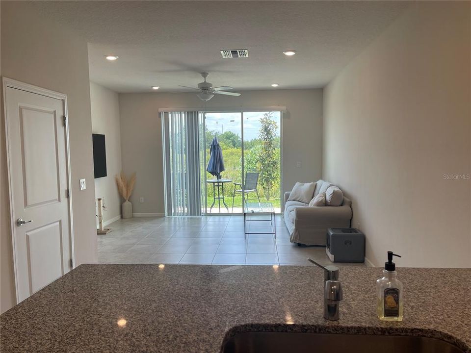 出租: $2,150 (2 贝兹, 2 浴室, 1451 平方英尺)