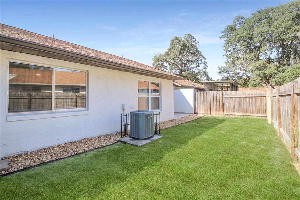 На продажу: $275,000 (2 спален, 2 ванн, 1020 Квадратных фут)