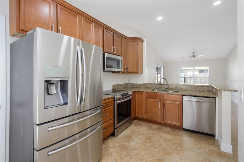 На продажу: $275,000 (2 спален, 2 ванн, 1020 Квадратных фут)