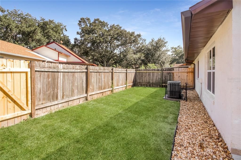 На продажу: $275,000 (2 спален, 2 ванн, 1020 Квадратных фут)