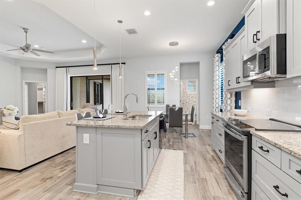 Active With Contract: $650,000 (3 beds, 2 baths, 2236 Square Feet)