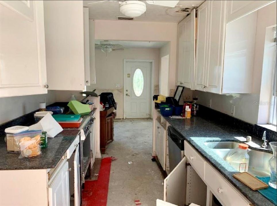 На продажу: $314,900 (2 спален, 1 ванн, 1032 Квадратных фут)