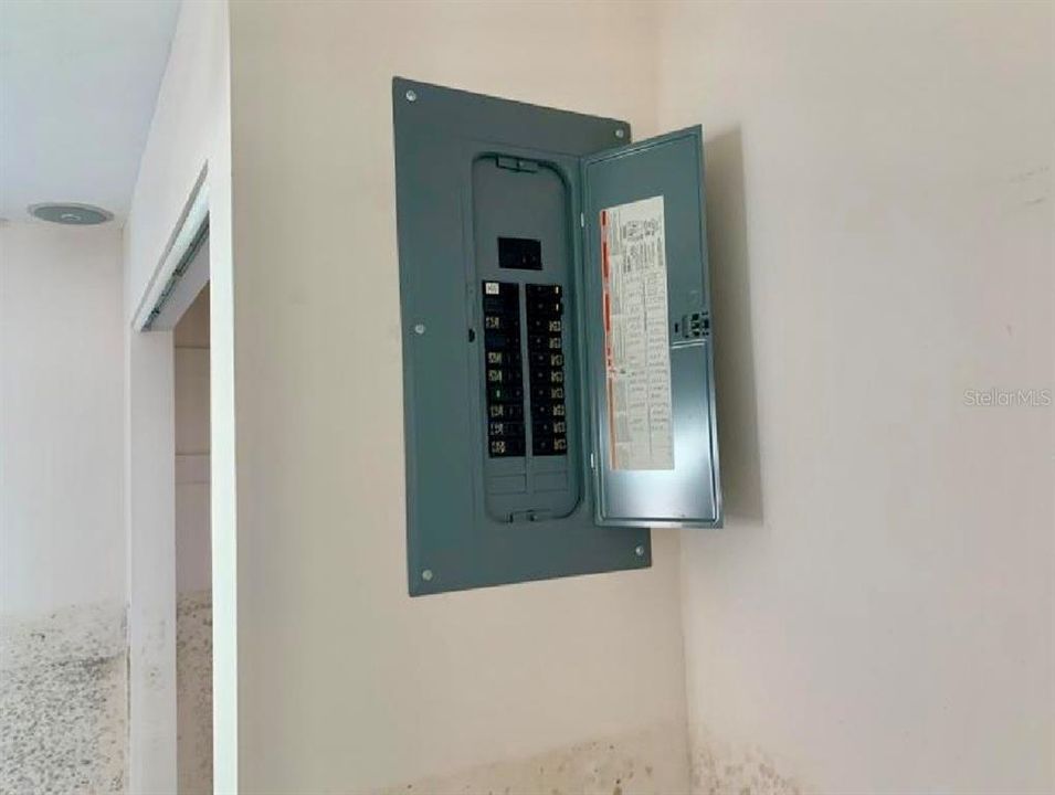 На продажу: $314,900 (2 спален, 1 ванн, 1032 Квадратных фут)