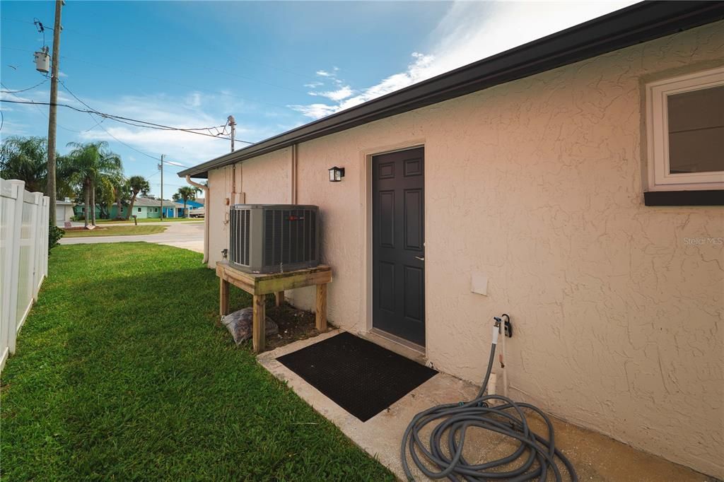 For Rent: $2,600 (2 beds, 2 baths, 1161 Square Feet)