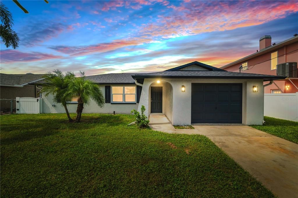 For Rent: $2,600 (2 beds, 2 baths, 1161 Square Feet)