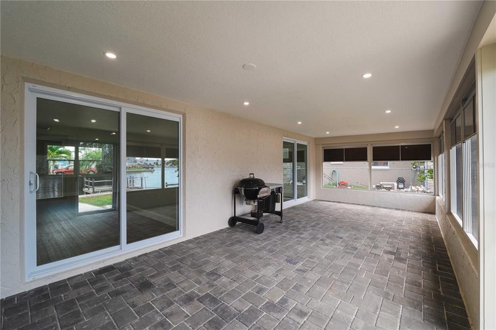 For Rent: $2,600 (2 beds, 2 baths, 1161 Square Feet)