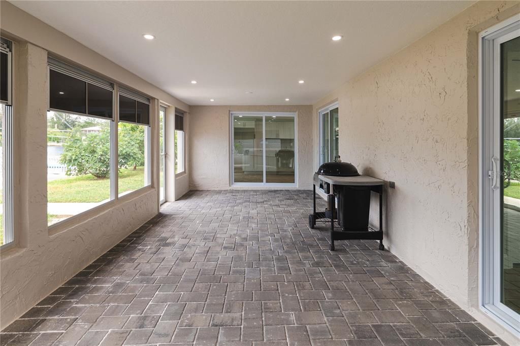 For Rent: $2,600 (2 beds, 2 baths, 1161 Square Feet)