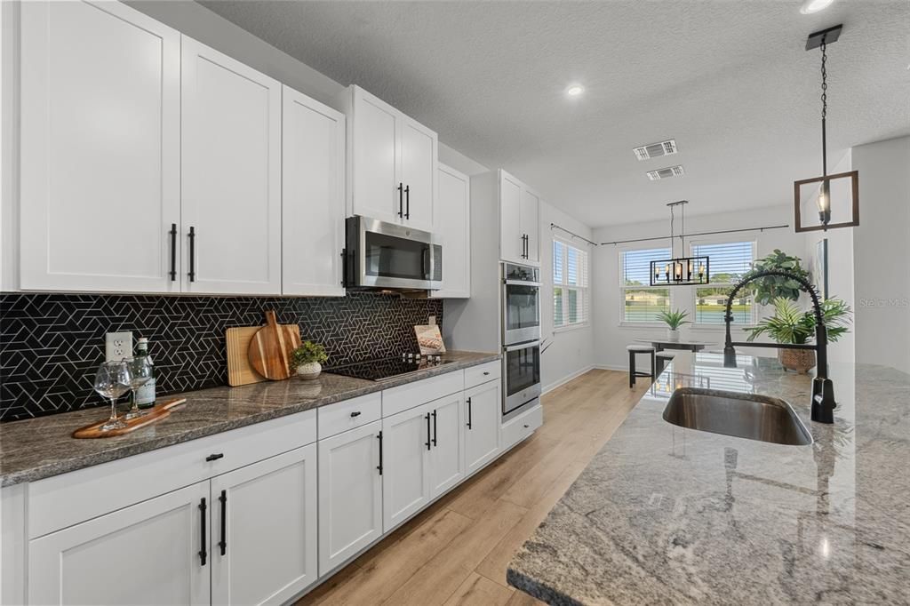 待售: $495,000 (5 贝兹, 3 浴室, 2845 平方英尺)