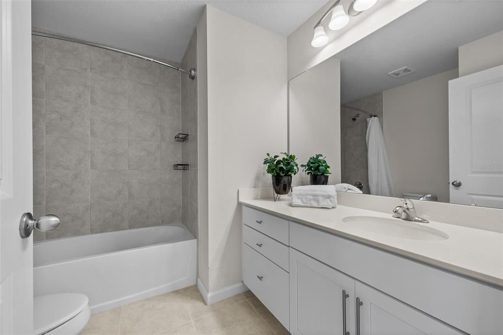 待售: $495,000 (5 贝兹, 3 浴室, 2845 平方英尺)