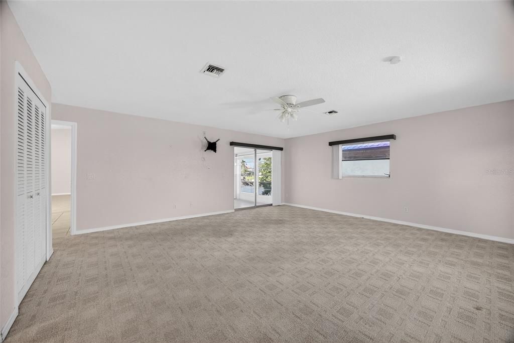 Active With Contract: $475,000 (4 beds, 2 baths, 2100 Square Feet)