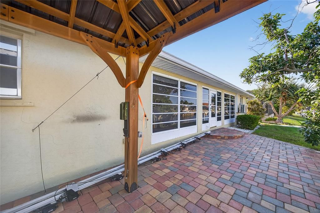 Active With Contract: $475,000 (4 beds, 2 baths, 2100 Square Feet)