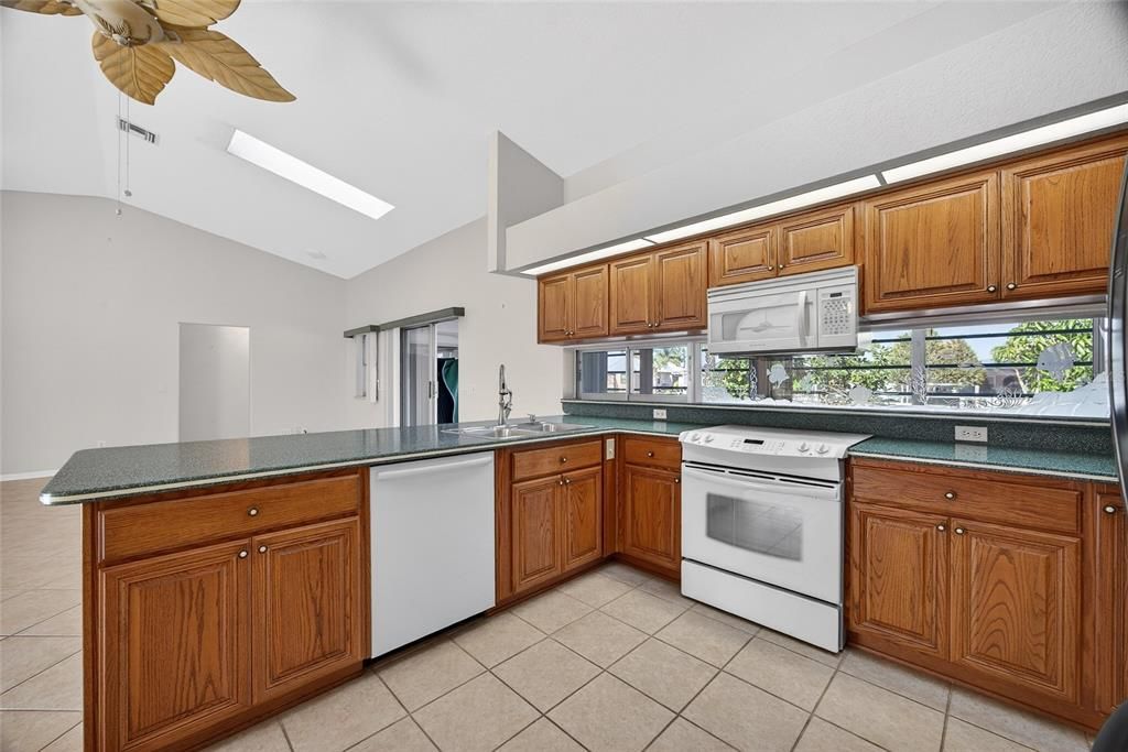Active With Contract: $475,000 (4 beds, 2 baths, 2100 Square Feet)