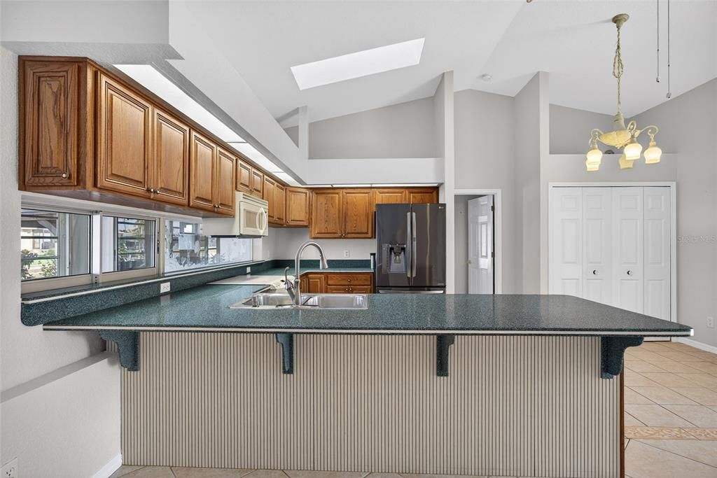 Active With Contract: $475,000 (4 beds, 2 baths, 2100 Square Feet)