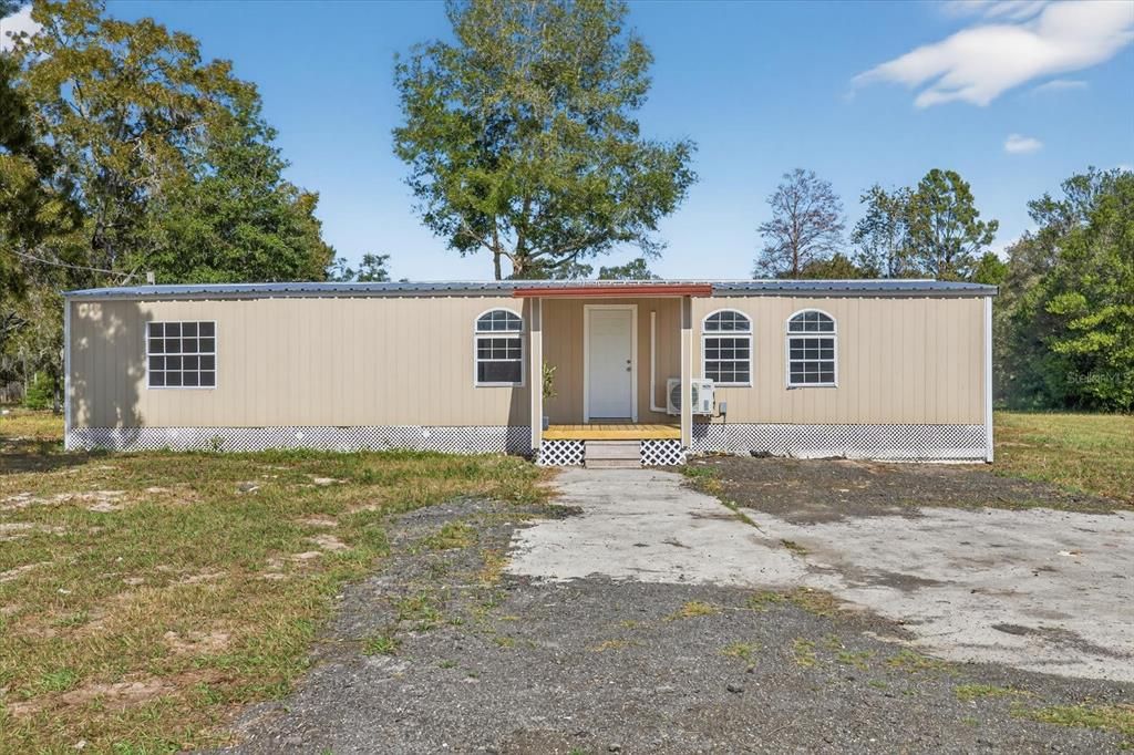 合同活跃: $229,980 (6 贝兹, 3 浴室, 2170 平方英尺)