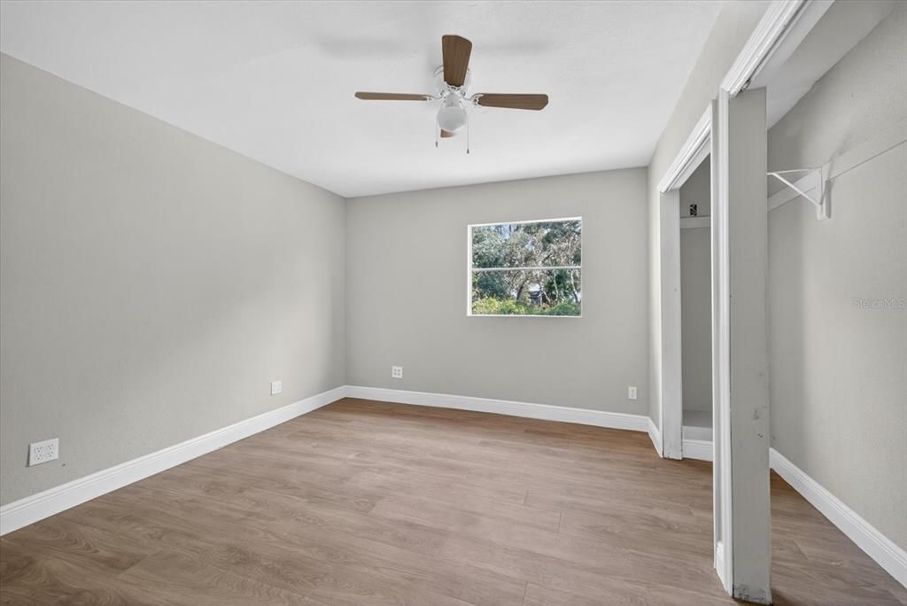 合同活跃: $229,980 (6 贝兹, 3 浴室, 2170 平方英尺)