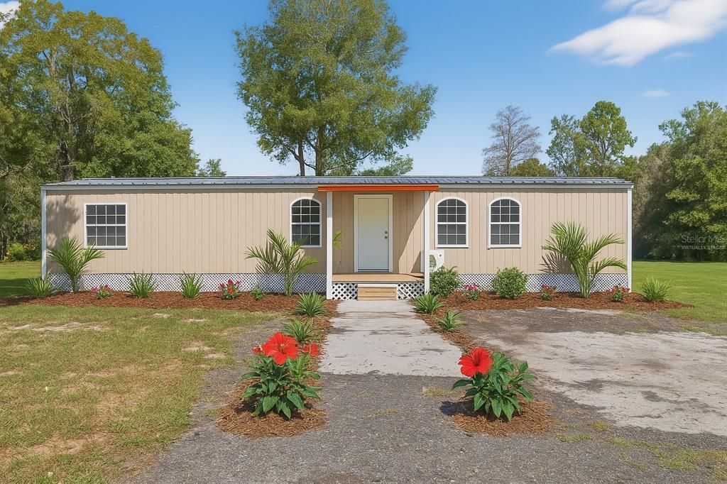 合同活跃: $229,980 (6 贝兹, 3 浴室, 2170 平方英尺)