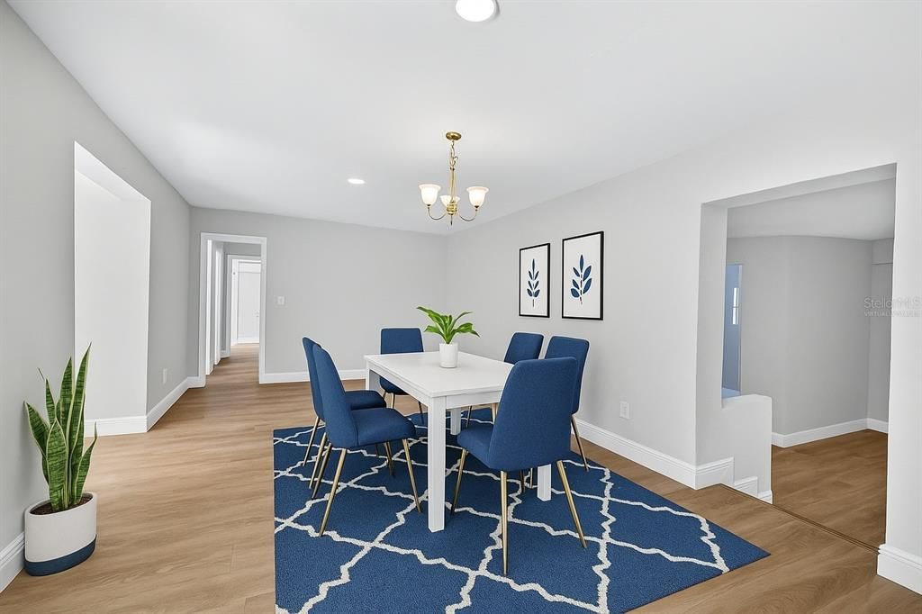 合同活跃: $229,980 (6 贝兹, 3 浴室, 2170 平方英尺)