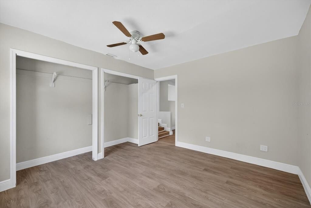 合同活跃: $229,980 (6 贝兹, 3 浴室, 2170 平方英尺)